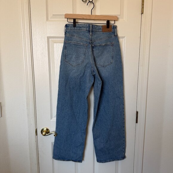 The Curvy Perfect Vintage Wide-Leg Jean (25, Enmore Wash) - Picture 6 of 12